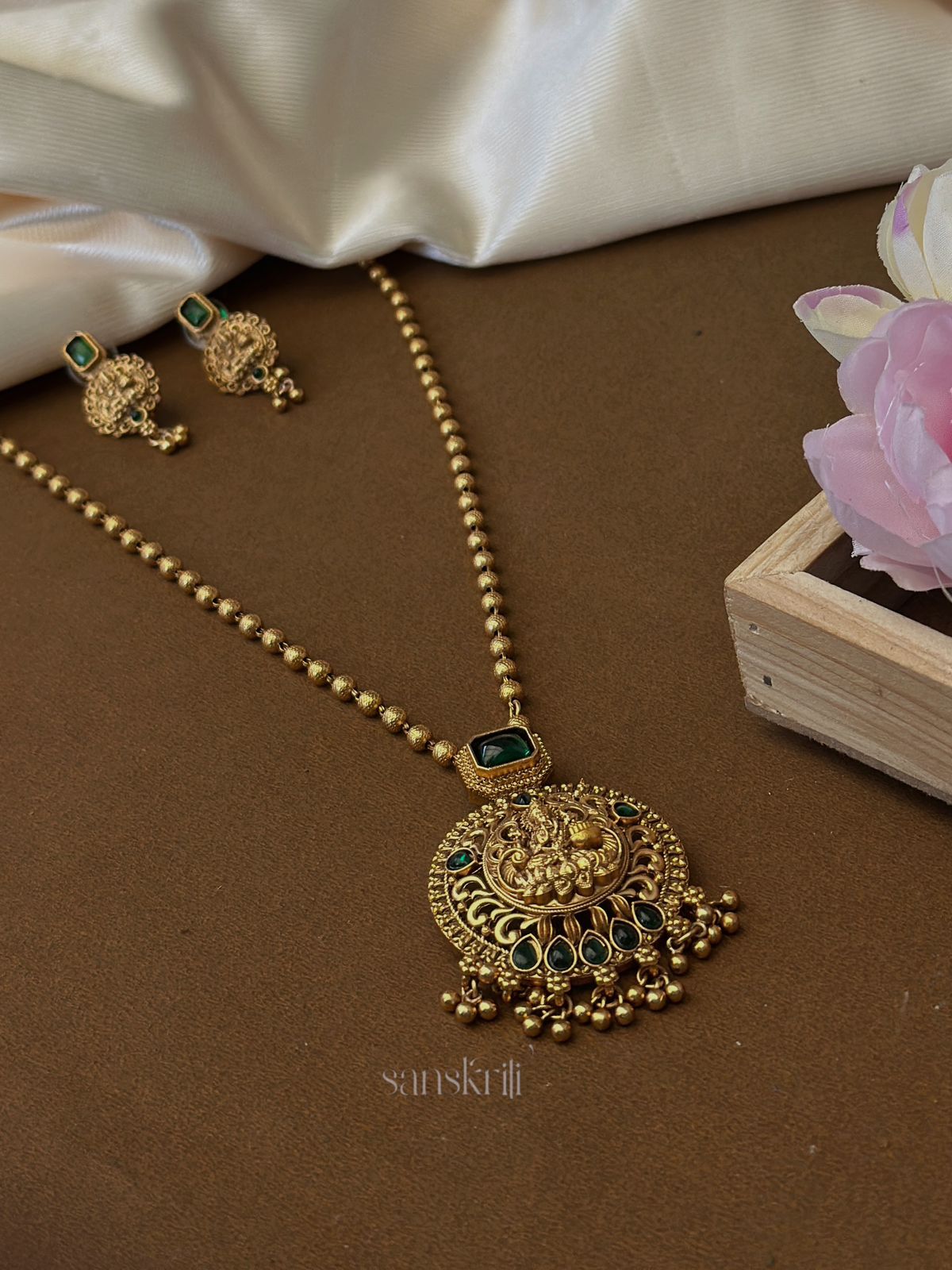 Antique Lakshmi Pendant Set with Red Stones