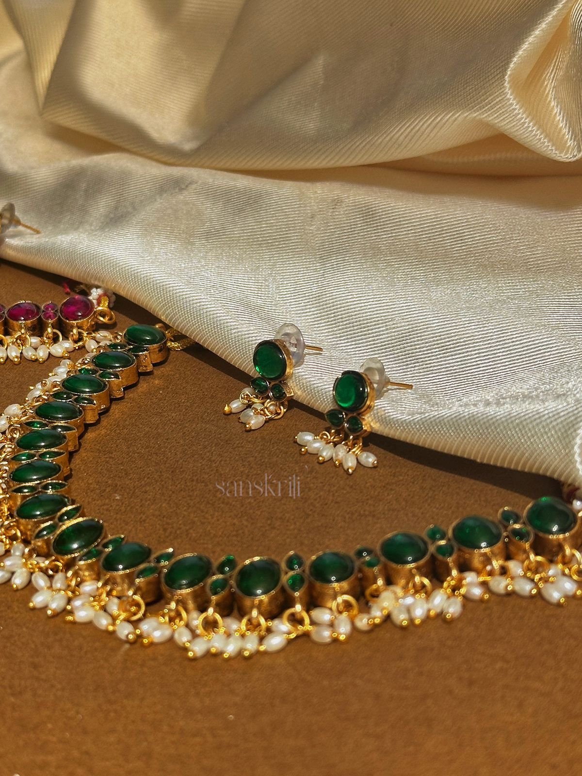 Kemp Green/Red Reversible Necklace