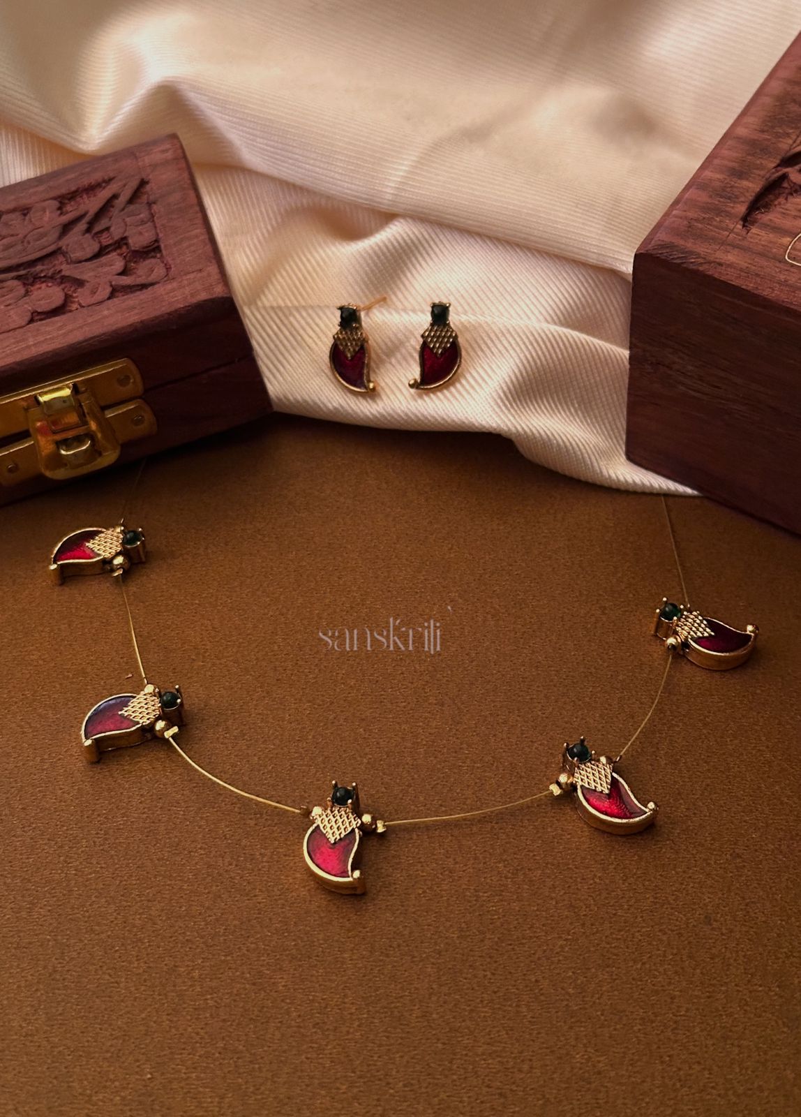 invisible maanga chain