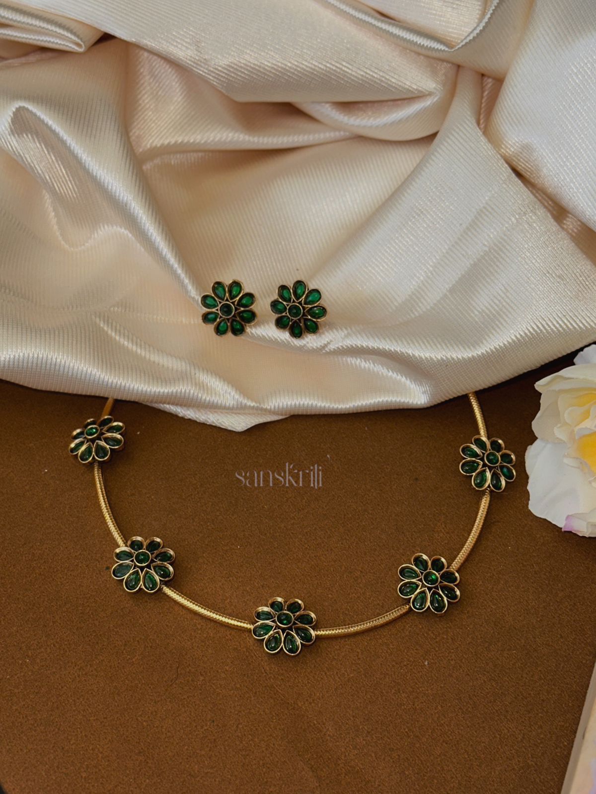 Floral Stone Choker Necklace with Matching Earrings