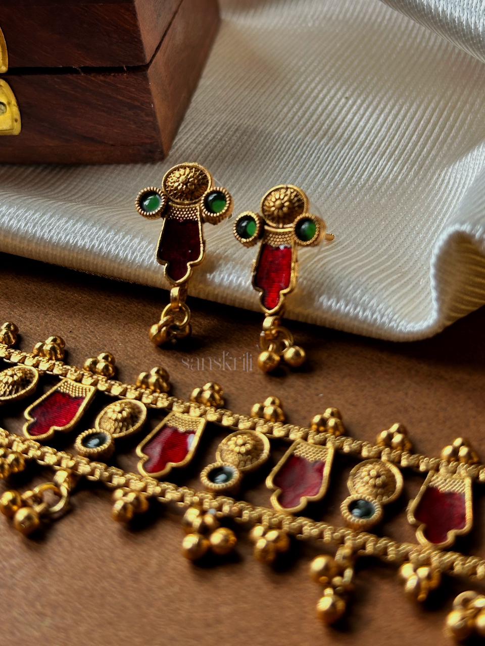 Red Enamel Chocker with earrings